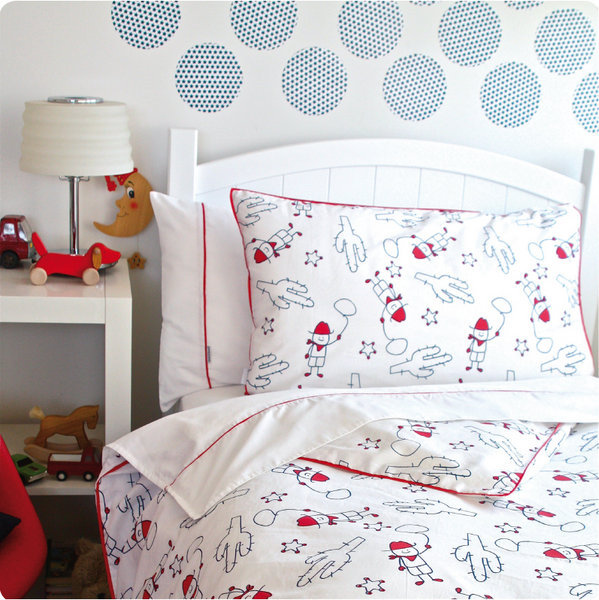 Dots Midi removable wall sticker in a bedroom